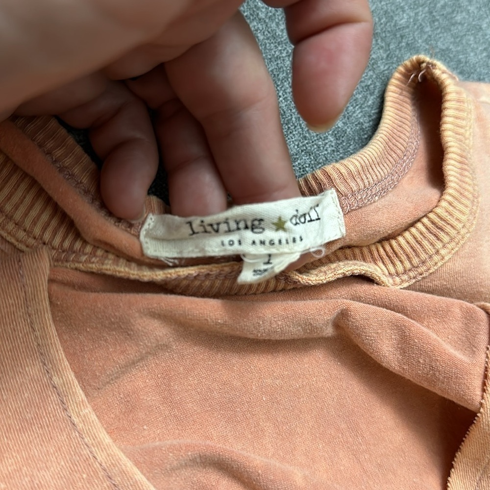 Super cute large Peach colored tank with adorable neckline - Picture 5 of 5